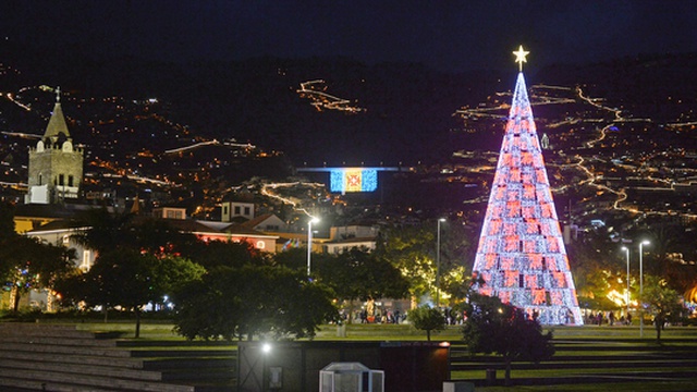 illuminated by 1.6 light bulbs at Christmas and New Year's Eve - Madeira Island News Blog